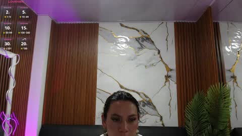 Snapshot of alonddra_tay chatting on May 20, 11:27 am alonddra_tay online show from May 20, 11:27 am