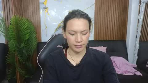 Snapshot of alonddra_tay chatting on June 8, 11:32 am alonddra_tay online show from June 8, 11:32 am
