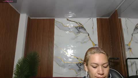 Snapshot of alonddra_tay chatting on July 21, 11:34 am alonddra_tay online show from July 21, 11:34 am