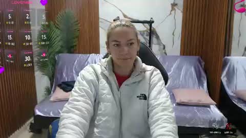 Snapshot of alonddra_tay chatting on July 24, 11:52 am alonddra_tay online show from July 24, 11:52 am