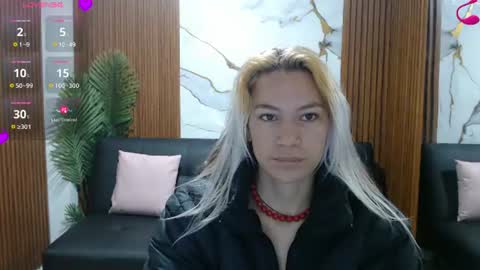 Snapshot of alonddra_tay chatting on July 28, 11:28 am alonddra_tay online show from July 28, 11:28 am