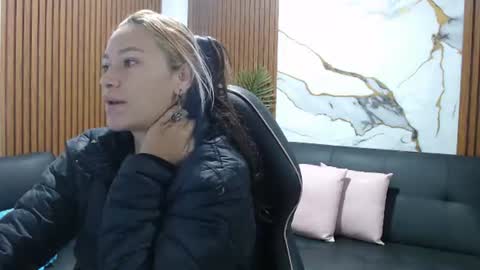 Snapshot of alonddra_tay chatting on July 29, 11:30 am alonddra_tay online show from July 29, 11:30 am