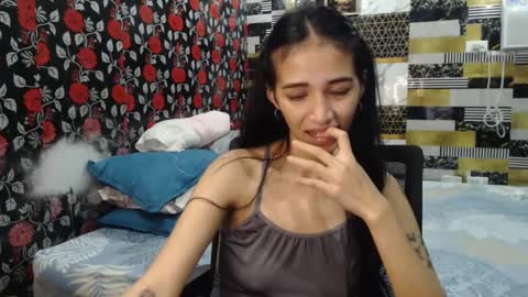 Alondra  online show from February 6, 9:49 pm