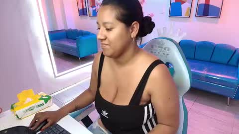 Alondra  online show from November 16, 3:34 am