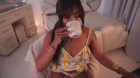Alondra online show from August 2, 9:41 am