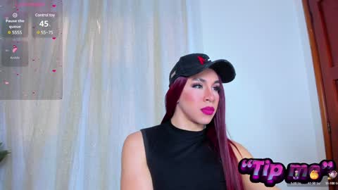 Snapshot of alonehazel chatting on December 7, 6:59 pm Hazel Bowie online show from December 7, 6:59 pm