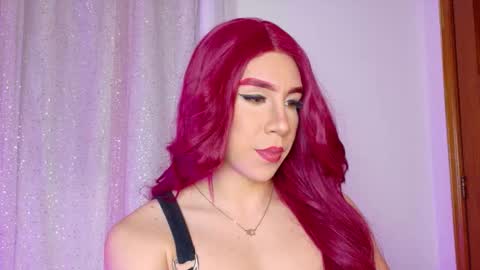 Snapshot of alonehazel chatting on March 5, 9:33 pm Hazel Bowie online show from March 5, 9:33 pm