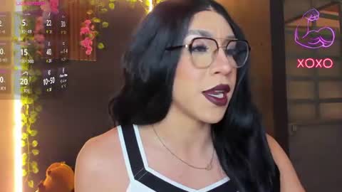 Snapshot of alonehazel chatting on June 18, 10:36 pm Hazel Bowie online show from June 18, 10:36 pm