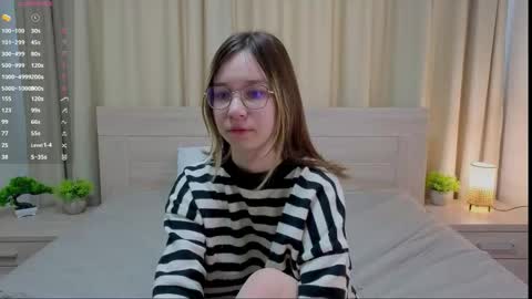 Snapshot of aloreanna chatting on March 3, 5:57 am Alorenna online show from March 3, 5:57 am