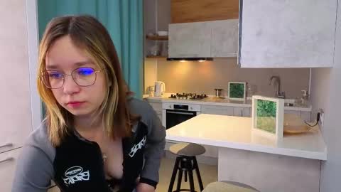 Alorena online show from December 4, 3:54 pm