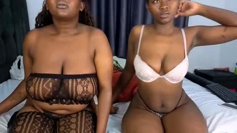 Snapshot of alotta_titties chatting on March 29, 9:59 pm alotta_titties online show from March 29, 9:59 pm