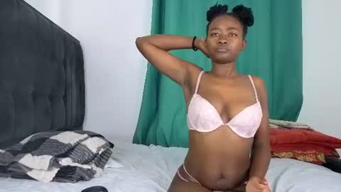 Snapshot of alotta_titties chatting on June 13, 8:12 am alotta_titties online show from June 13, 8:12 am