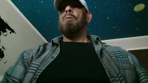 Snapshot of alph4beto chatting on October 19, 7:58 pm ALPH4BETO online show from October 19, 7:58 pm