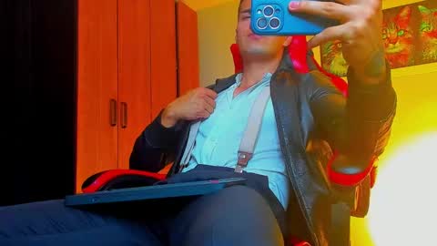 alpha_dominus_ online show from October 3, 4:53 am