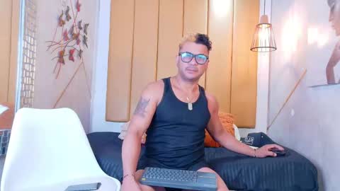 Snapshot of alpha_kong chatting on October 7, 12:30 am Alpha online show from October 7, 12:30 am