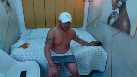 Snapshot of alpha_kong chatting on October 24, 1:03 am Alpha online show from October 24, 1:03 am