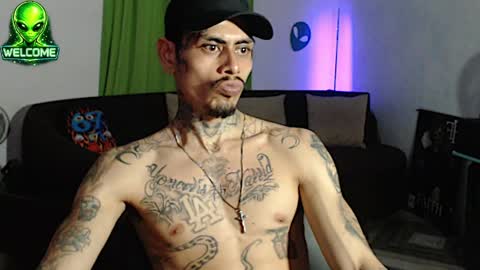 Snapshot of alpha_zom chatting on May 13, 4:10 am Alpha Zom online show from May 13, 4:10 am