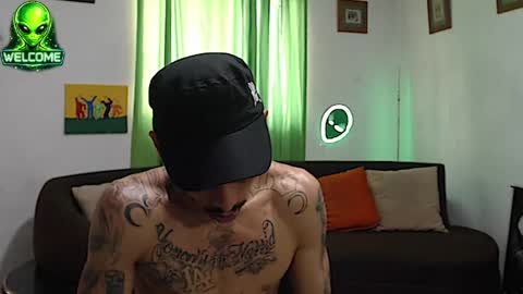 Snapshot of alpha_zom chatting on June 3, 3:28 pm Alpha Zom online show from June 3, 3:28 pm