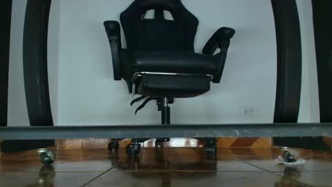 Snapshot of alphacashmaster8 chatting on February 22, 5:19 am MASTER FINDOM DRAIN... online show from February 22, 5:19 am