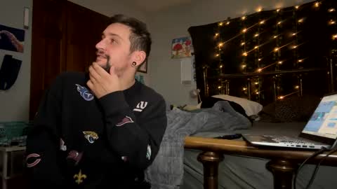 alphadomcole online show from November 17, 8:09 am