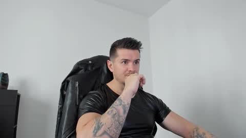 Snapshot of alphagodleatherking92 chatting on September 30, 7:57 am LeatherMaster online show from September 30, 7:57 am