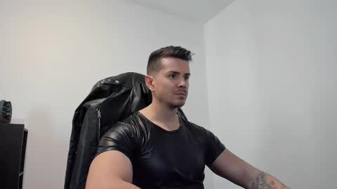 Snapshot of alphagodleatherking92 chatting on October 1, 9:37 am LeatherMaster online show from October 1, 9:37 am