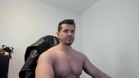Snapshot of alphagodleatherking92 chatting on February 18, 10:11 am LeatherMaster online show from February 18, 10:11 am