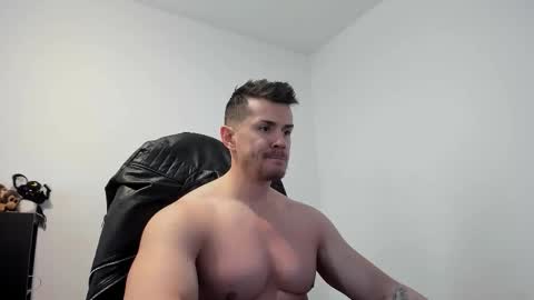 Snapshot of alphagodleatherking92 chatting on February 21, 12:06 pm LeatherMaster online show from February 21, 12:06 pm