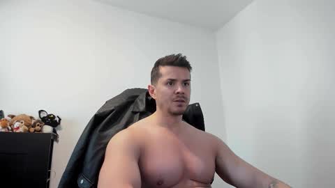 Snapshot of alphagodleatherking92 chatting on February 25, 12:04 pm LeatherMaster online show from February 25, 12:04 pm