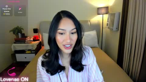 Snapshot of alphaisonline chatting on April 8, 10:15 am sophia betterthanyourx online show from April 8, 10:15 am