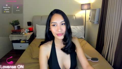 Snapshot of alphaisonline chatting on April 12, 6:02 pm sophia betterthanyourx online show from April 12, 6:02 pm