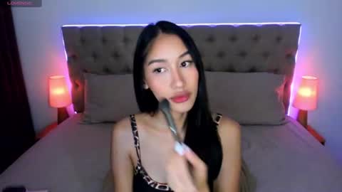 Snapshot of alphaisonline chatting on July 13, 5:38 pm sophia betterthanyourx online show from July 13, 5:38 pm