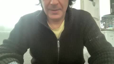 Snapshot of alphandre chatting on January 17, 7:41 am AlphAndre online show from January 17, 7:41 am