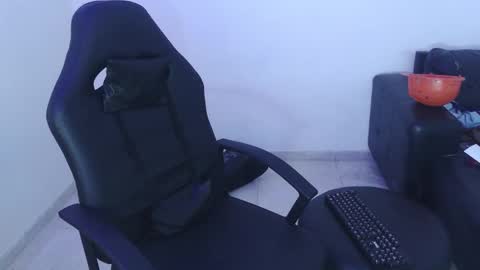 Snapshot of alphas_latins chatting on March 14, 6:30 am alphas_latins online show from March 14, 6:30 am