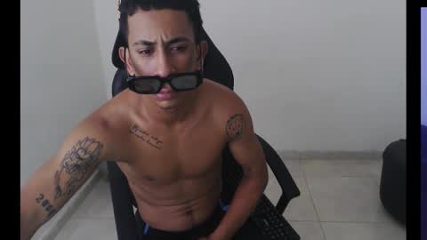 alphas_latins online show from April 7, 7:31 am