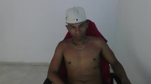 alphas_latins online show from June 15, 6:54 pm