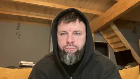 Snapshot of alphasparks chatting on December 15, 3:44 am Jhonny online show from December 15, 3:44 am