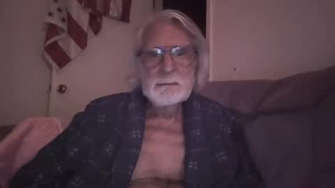 Snapshot of alphauniform chatting on May 15, 3:02 am AlphaUniform online show from May 15, 3:02 am