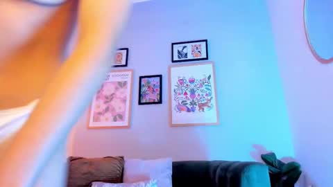 althea_lyra online show from September 14, 1:43 pm
