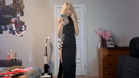 May online show from November 30, 6:12 pm