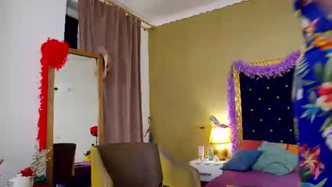 Snapshot of alura_jenson_ chatting on June 18, 11:53 pm Alura Jenson online show from June 18, 11:53 pm