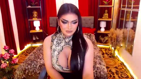 Snapshot of alurajhenson chatting on December 29, 1:24 am Alura Jhenson online show from December 29, 1:24 am