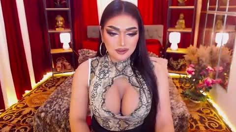 Snapshot of alurajhenson chatting on January 6, 10:02 am Alura Jhenson online show from January 6, 10:02 am