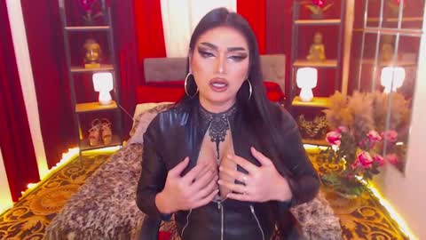 Snapshot of alurajhenson chatting on January 8, 10:15 am Alura Jhenson online show from January 8, 10:15 am