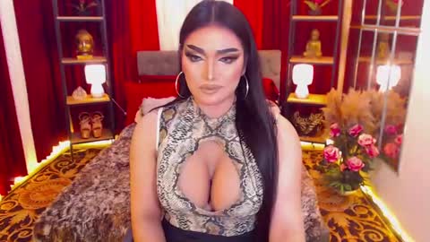 Snapshot of alurajhenson chatting on January 9, 11:14 am Alura Jhenson online show from January 9, 11:14 am