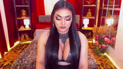 Snapshot of alurajhenson chatting on January 12, 10:34 am Alura Jhenson online show from January 12, 10:34 am