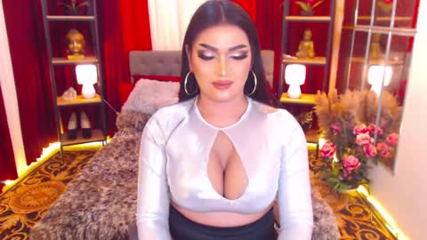 Snapshot of alurajhenson chatting on January 18, 1:41 am Alura Jhenson online show from January 18, 1:41 am