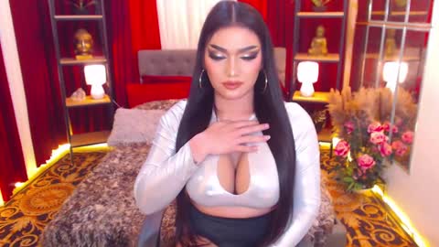 Snapshot of alurajhenson chatting on January 21, 1:18 am Alura Jhenson online show from January 21, 1:18 am