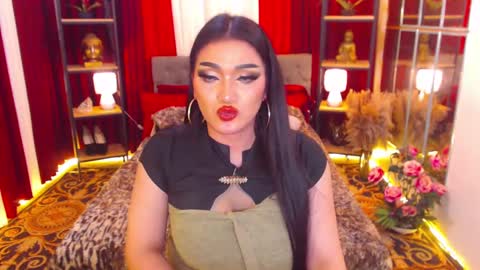 Snapshot of alurajhenson chatting on January 26, 5:02 am Alura Jhenson online show from January 26, 5:02 am