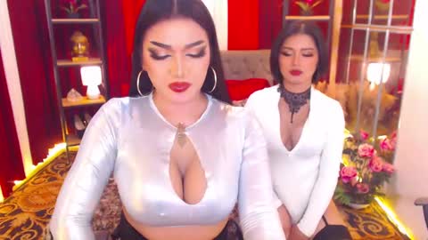 Snapshot of alurajhenson chatting on January 26, 11:39 pm Alura Jhenson online show from January 26, 11:39 pm